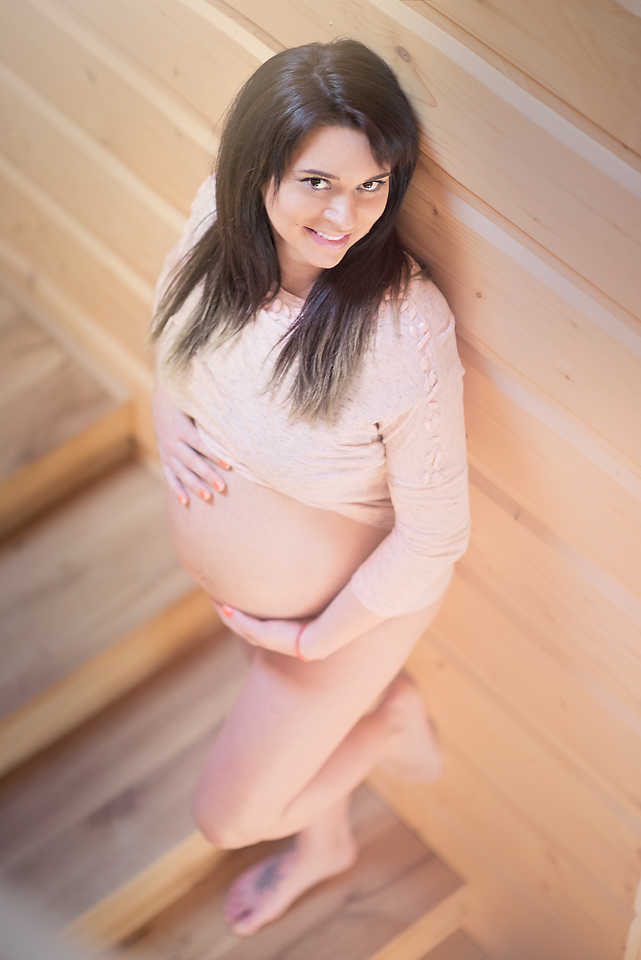 glancphoto, rodinna fotografia, fotograf kosice, fotoatelier kosice, portret, monika kmitova, tehotenska fotografia, tehotenstvo, pregnant, b&w