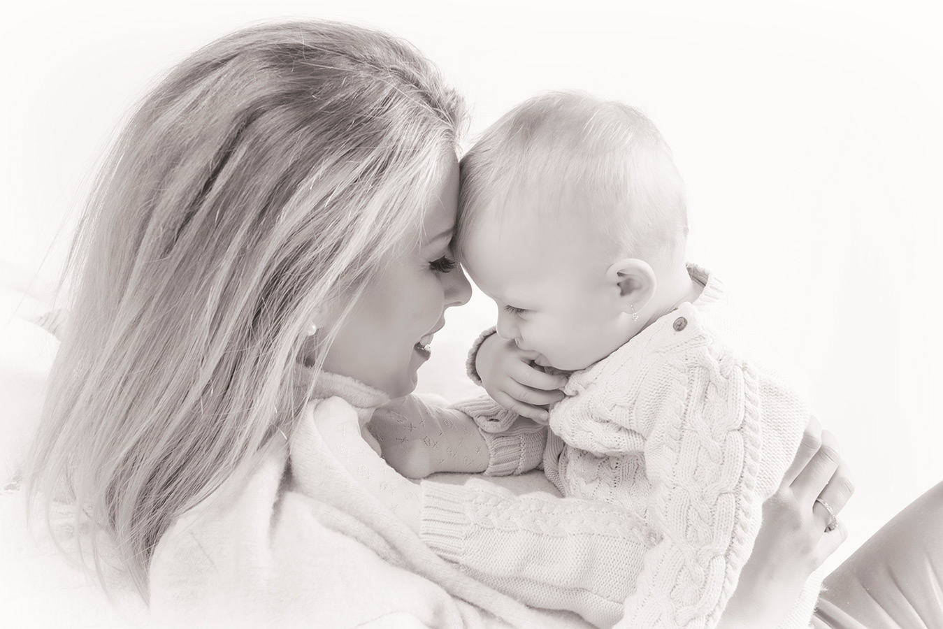 babyglancphoto, rodinna fotografia, fotograf kosice, fotoatelier kosice, portret, monika kmitova, tehotenska fotografia, tehotenstvo, novorodeniatko, babatko, fotografovanie deti, fotografka Košice