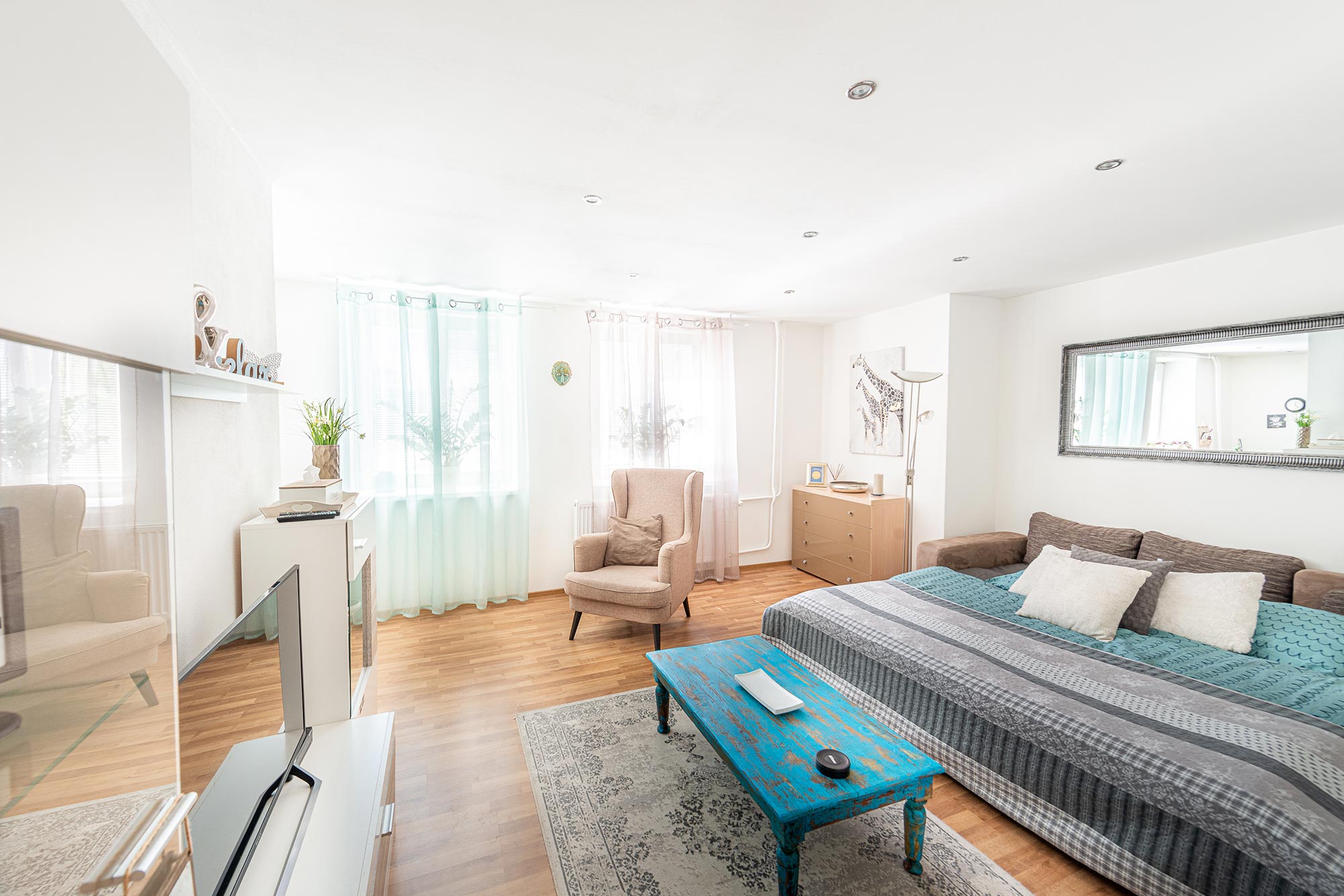 booking.com, apartman, white room, reality, realitná fotografia, fotenie nehnuteľností